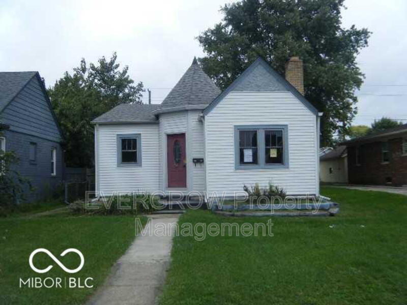 5244 E 10th St in Indianapolis, IN - Building Photo