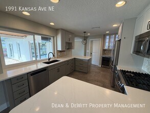 1991 Kansas Ave NE in St. Petersburg, FL - Building Photo - Building Photo