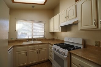 2223 Almond Ln in Santa Maria, CA - Building Photo - Building Photo