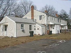 18-22 Harmony St in East Hartford, CT - Foto de edificio