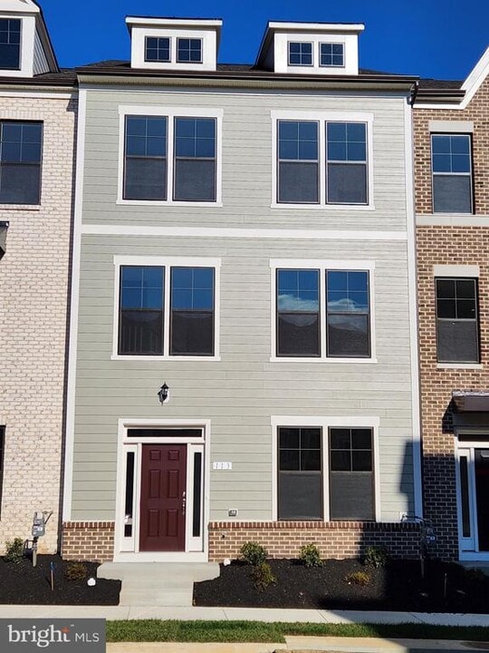 113 Beatson St in Fredericksburg, VA - Foto de edificio