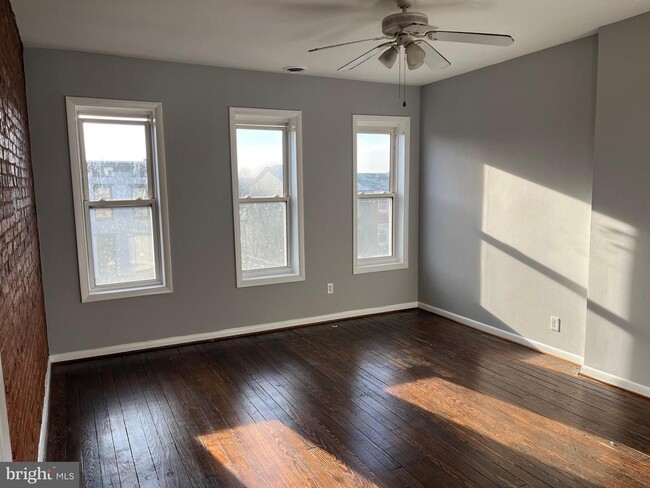 property at 1001 Light St