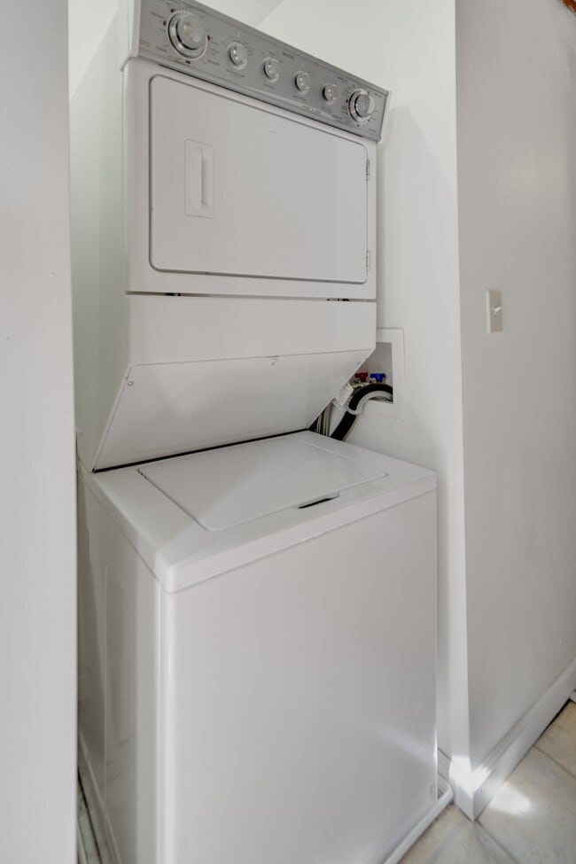 414 Eddy St, Unit 1 in Ithaca, NY - Building Photo - Building Photo