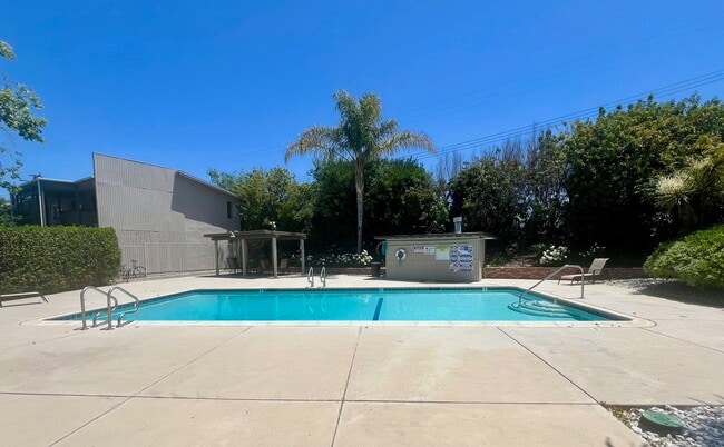 Conejo Park Apartments in Thousand Oaks, CA - Building Photo - Building Photo