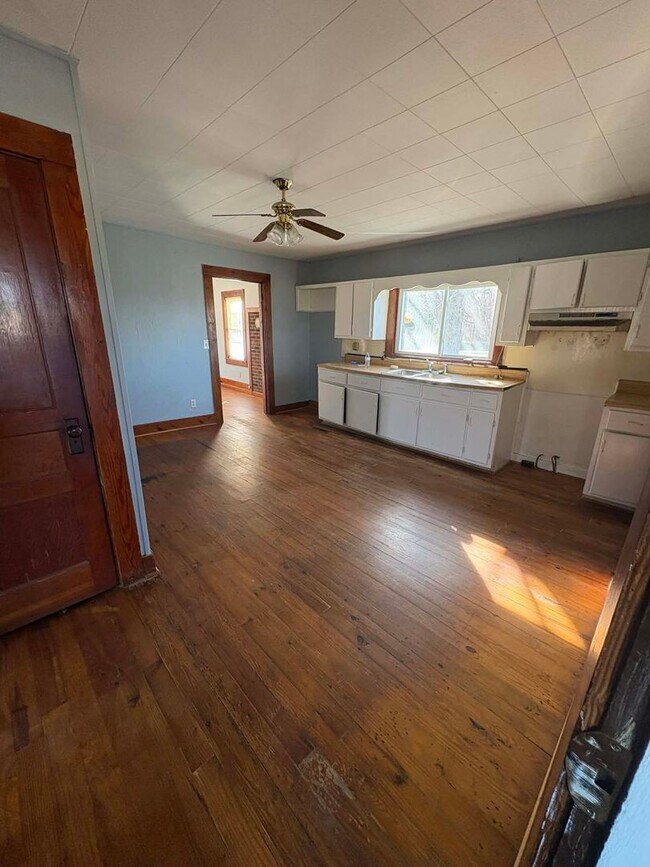 1132 Thomerson Park Rd in Etoile, KY - Building Photo - Building Photo