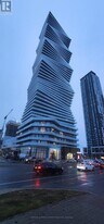 3900 Confederation Pkwy in Mississauga, ON - Building Photo