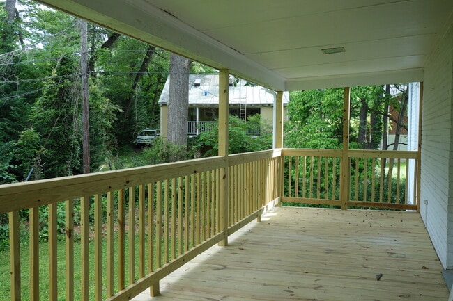 116 Howard Dr, Unit Apt #1 in Charlottesville, VA - Building Photo - Building Photo