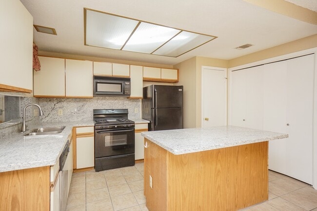 2808 Grants Lake Blvd