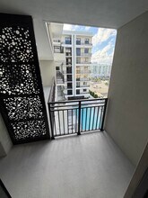 1942 Taylor St, Unit B1 in Hollywood, FL - Building Photo - Building Photo
