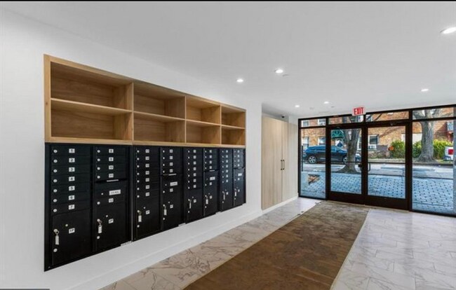 1016 17th Pl NE in Washington, DC - Foto de edificio - Building Photo