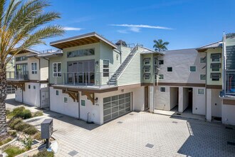 Latitude 33 in Encinitas, CA - Building Photo - Building Photo