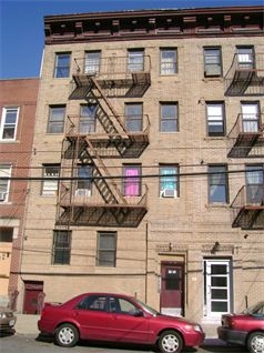 25-18 18th St in Long Island City, NY - Building Photo - Building Photo