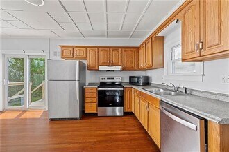 22 Summer St in Newport, RI - Building Photo - Building Photo