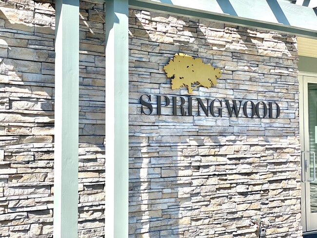 Springwood in Los Altos, CA - Foto de edificio - Building Photo