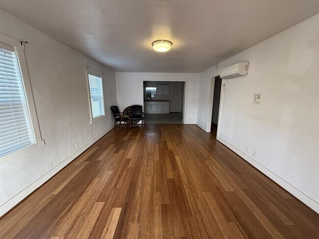 12925 SW Beaverdam Rd in Beaverton, OR - Building Photo - Building Photo