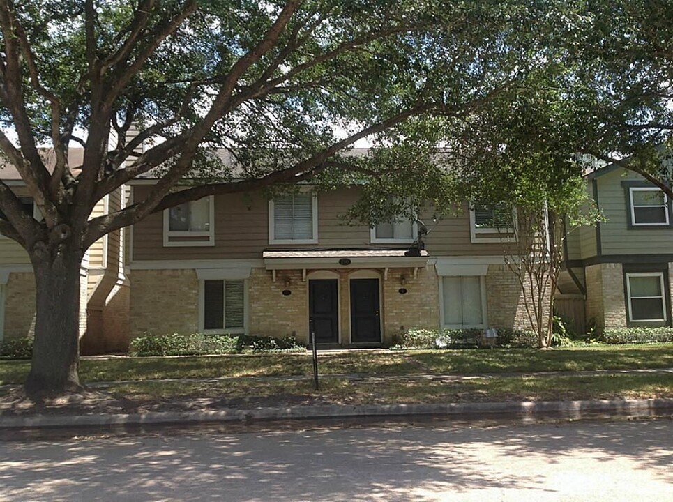 730 Memorial Mews St in Houston, TX - Building Photo