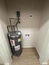 4800 W Lovers Ln in Dallas, TX - Foto de edificio - Building Photo