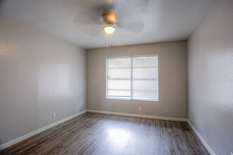 The Landing at Everhart in Corpus Christi, TX - Building Photo - Interior Photo