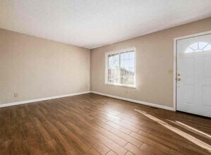 5676 Dorsey Dr in Columbus, OH - Foto de edificio - Building Photo