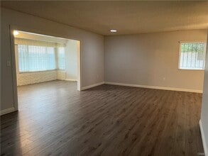 26575 McCall Blvd in Menifee, CA - Foto de edificio - Building Photo