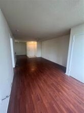 2810 N Oakland Forest Dr, Unit 108 in Oakland Park, FL - Building Photo - Building Photo