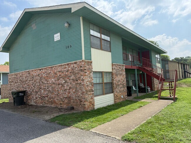 106 Lady Bird Ln-Unit -106 Lady Bird A in San Marcos, TX - Building Photo - Building Photo