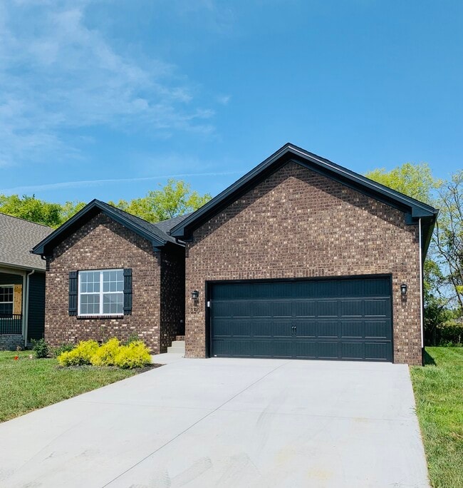 property at 850 McIntyre St