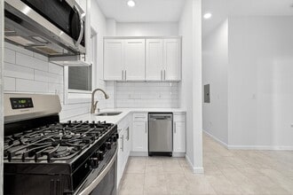 17 Fulton Ave in Jersey City, NJ - Building Photo - Building Photo