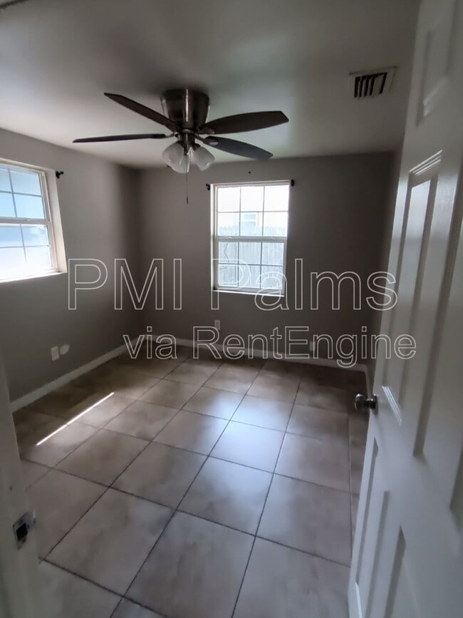 2406 S 69th St in Tampa, FL - Building Photo - Building Photo