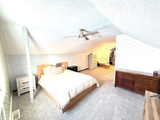 5427 45th Ave N in Robbinsdale, MN - Foto de edificio - Building Photo