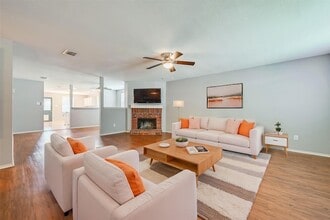 8406 Beachplum Way in Arlington, TX - Building Photo - Building Photo