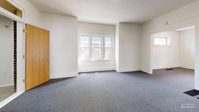109 W Ely St in Alliance, OH - Building Photo - Building Photo