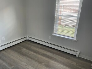 220 Cross St in Central Falls, RI - Building Photo - Building Photo