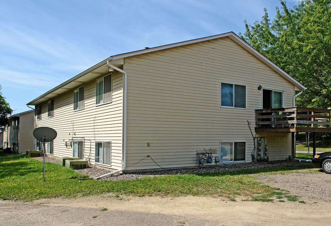 2602 Ruth St in Little Canada, MN - Building Photo