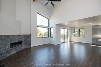 10465 Bitterbrush Ct in Redmond, OR - Building Photo - Building Photo