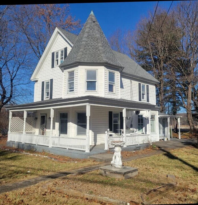 5 Elm St in Howells, NY - Building Photo