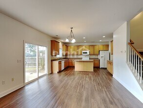 4403 Mary Point Rd in Monroe, NC - Foto de edificio - Building Photo