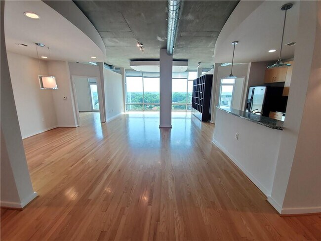 923 Peachtree St NE in Atlanta, GA - Building Photo - Building Photo