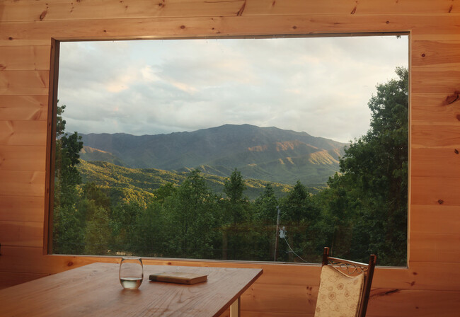 3724 Warden Branch Ln in Gatlinburg, TN - Building Photo - Building Photo