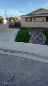 3229 Lark Cir in Las Vegas, NV - Building Photo - Building Photo