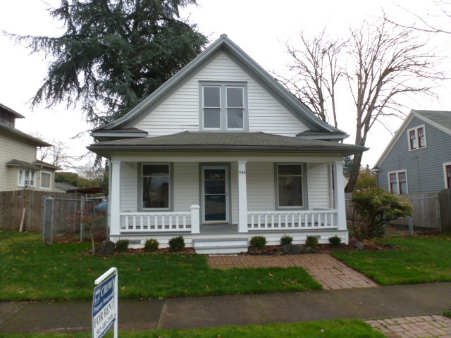 944 Cottage St NE in Salem, OR - Building Photo