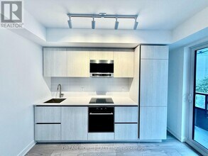 120 Broadway Ave in Toronto, ON - Building Photo - Building Photo