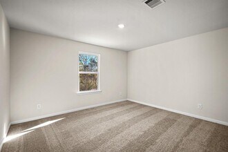 10407 Red Cardinal Dr in Cleveland, TX - Building Photo - Building Photo