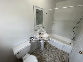 201 N Lincoln Ave, Unit 3 in Alexandria, IN - Foto de edificio - Building Photo