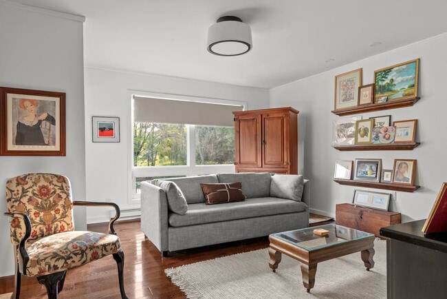 327 Co Rd 12 in East Meredith, NY - Foto de edificio - Building Photo