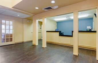 Furnished Studio-Phoenix - Airport - Tempe in Tempe, AZ - Building Photo - Building Photo