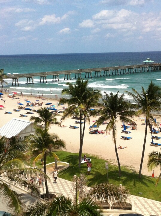 217 SE 20th Ave in Deerfield Beach, FL - Building Photo