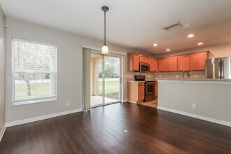 3128 Royal Tuscan Ln, Unit 359 in Valrico, FL - Building Photo - Building Photo