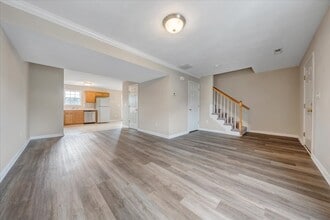 Charleston Place in Christiansburg, VA - Foto de edificio - Building Photo