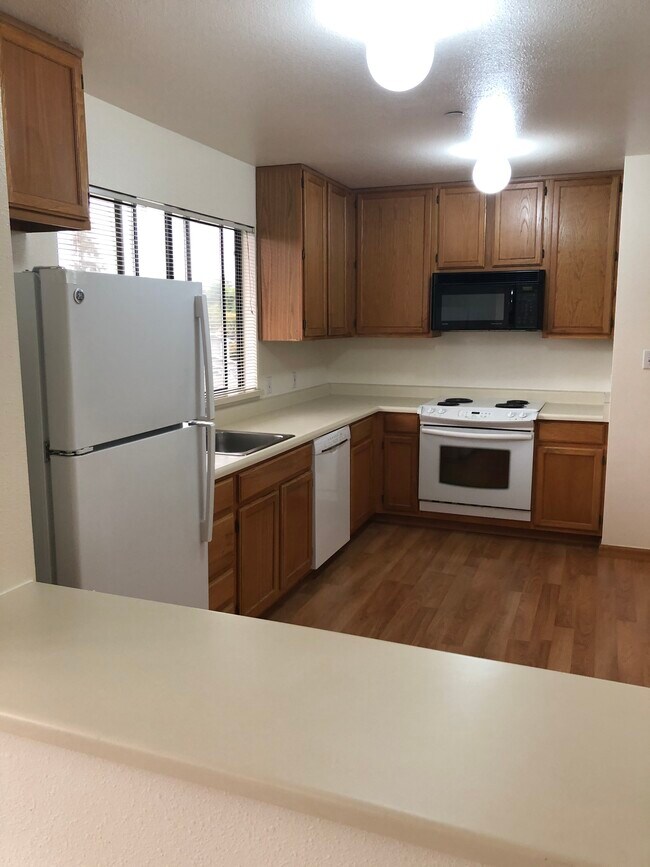 45 El Camino Real Apartments and Nearby Burlingame Apartments For Rent Burlingame, CA